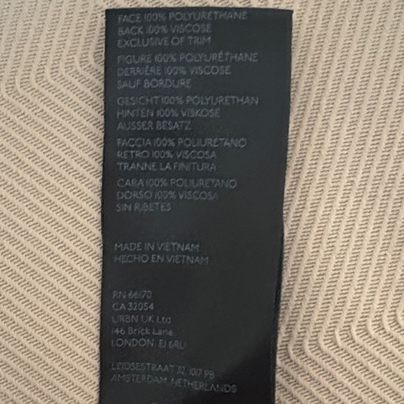 Pilcro Green vegan Leather Skirt. Size 20W - Picture 4 of 4